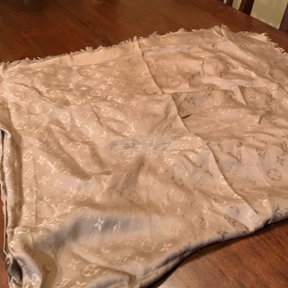 Authentic Luxurious Louis Vuitton  Beige Patterned large scarf/ Shawl.Limited